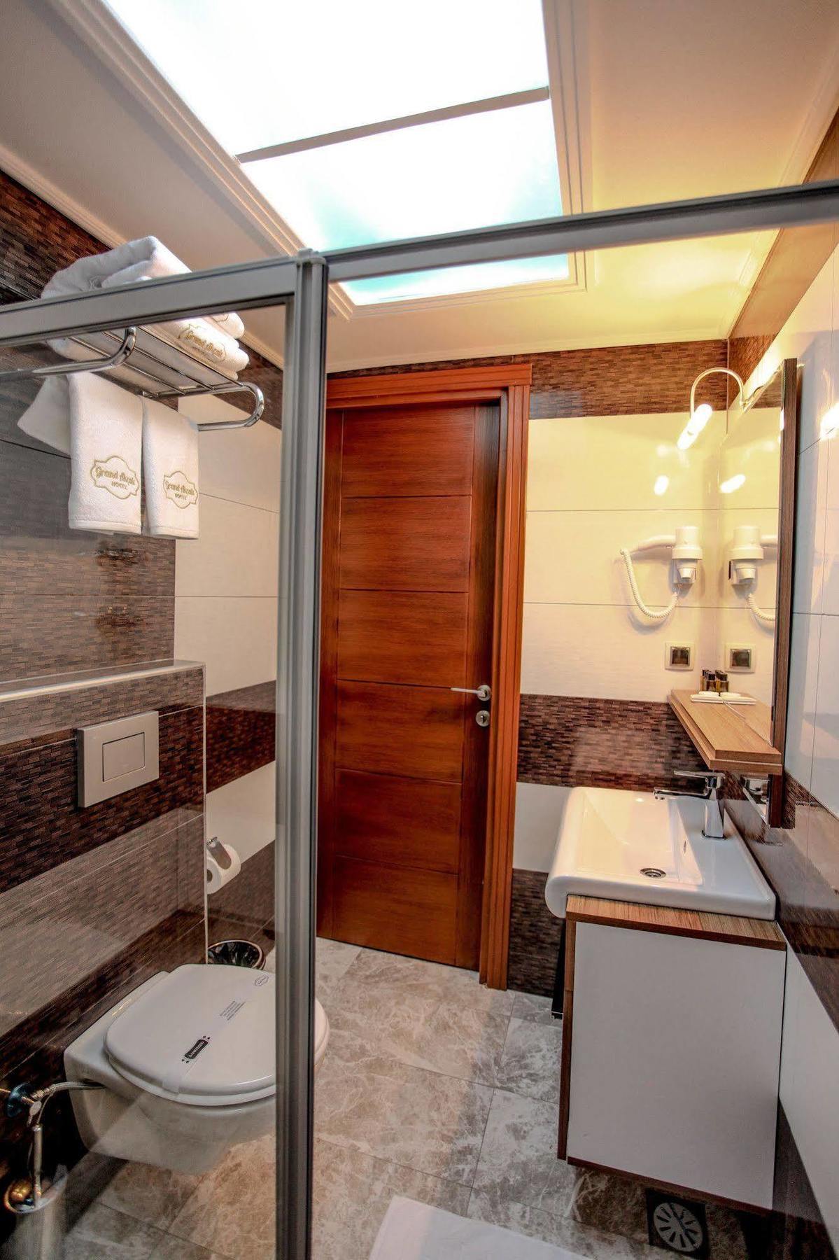 Grand Akcali Otel Iskenderun Bagian luar foto