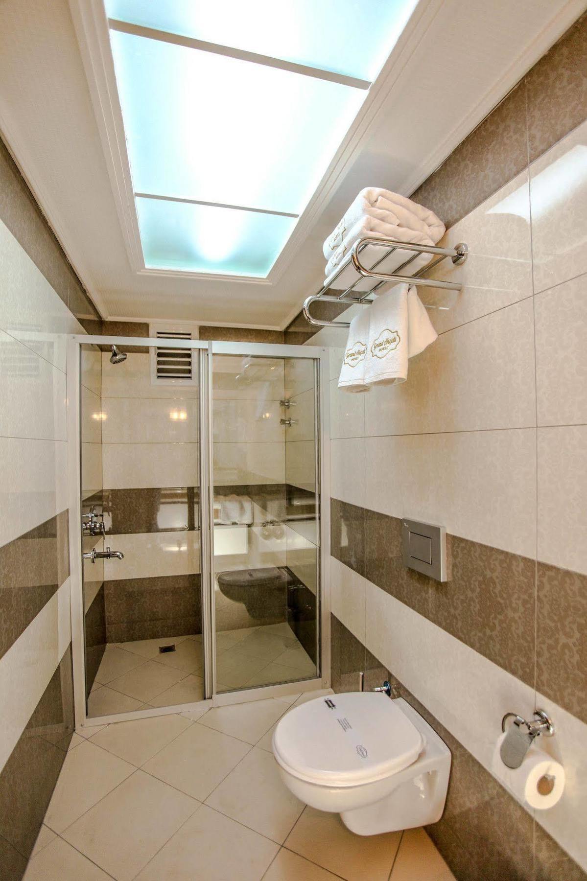 Grand Akcali Otel Iskenderun Bagian luar foto