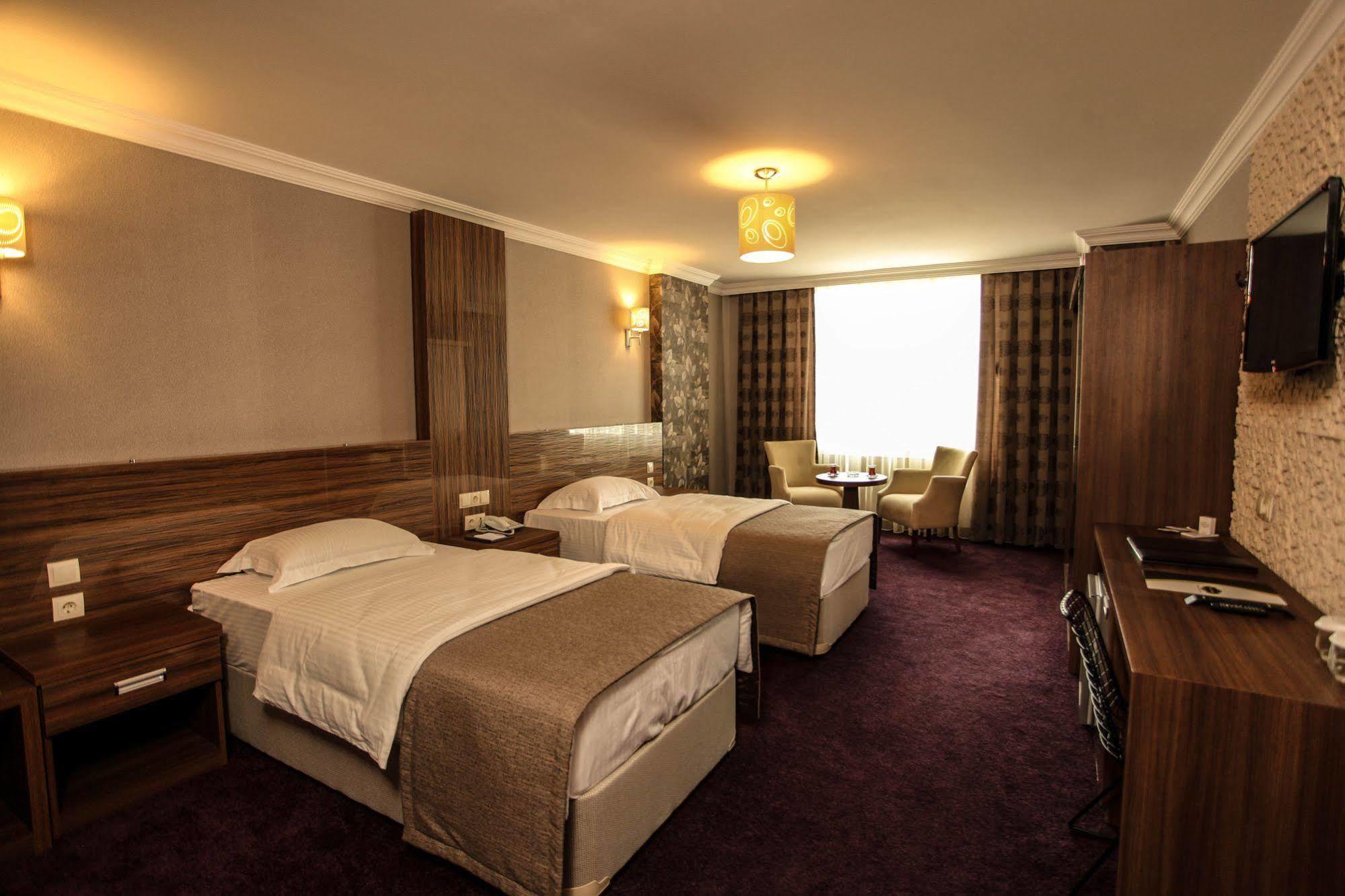 Grand Akcali Otel Iskenderun Bagian luar foto