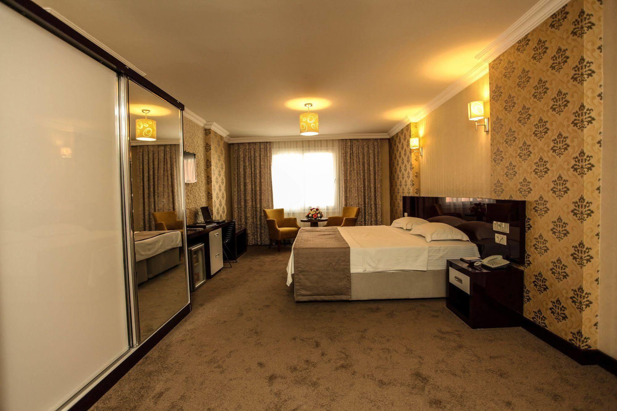 Grand Akcali Otel Iskenderun Bagian luar foto